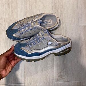 Sketchers slip on Sneakers